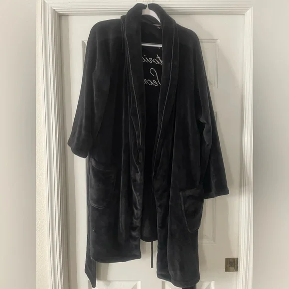 Victorias Secret Plush Robe M/L - Picture 3 of 6